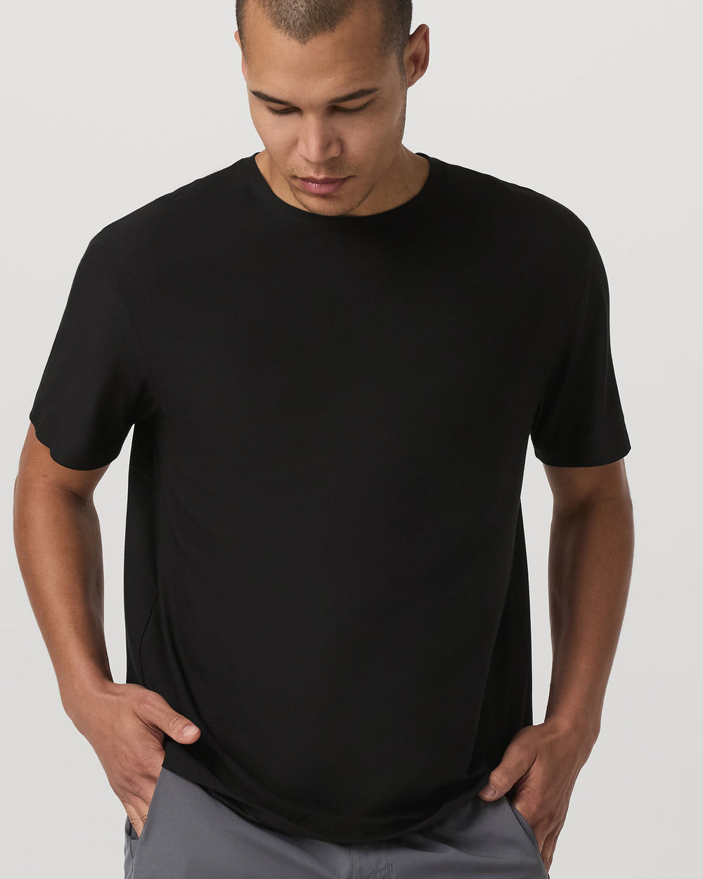 Short Sleeve Strato Tee - Relaxed Fit Men's Black Shirt | Vuori Sale