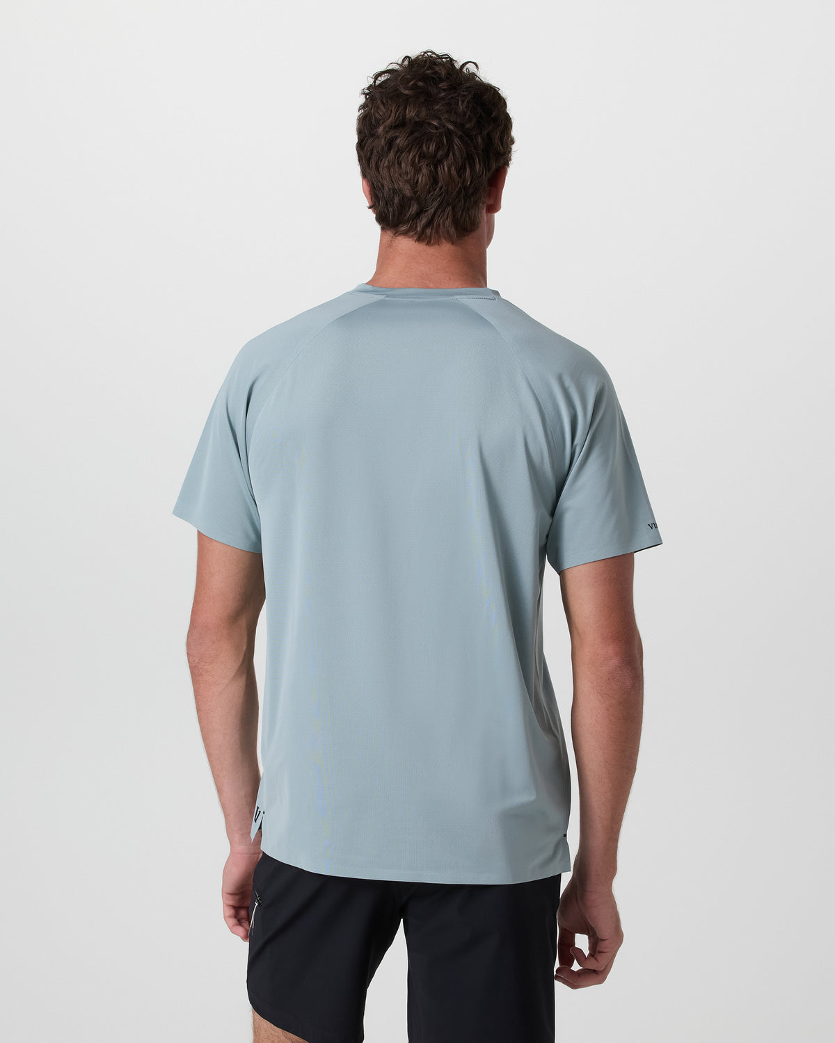 Short Sleeve Viewpoint Henley Mist | Vuori US