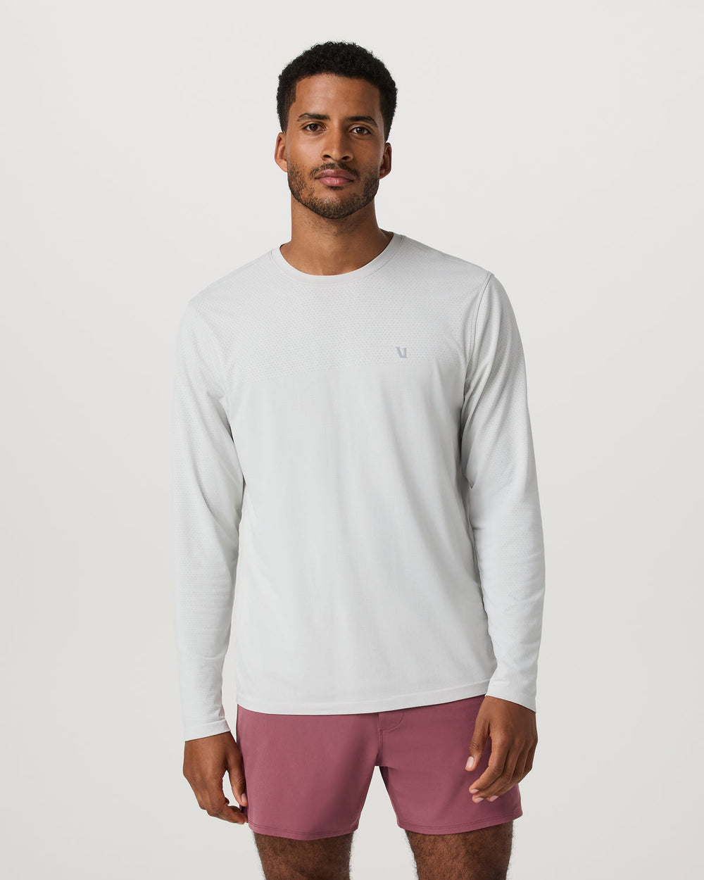 Men's Long Sleeve Clearview Seamless Tee Frost Grey Shirt | Vuori Clothing
