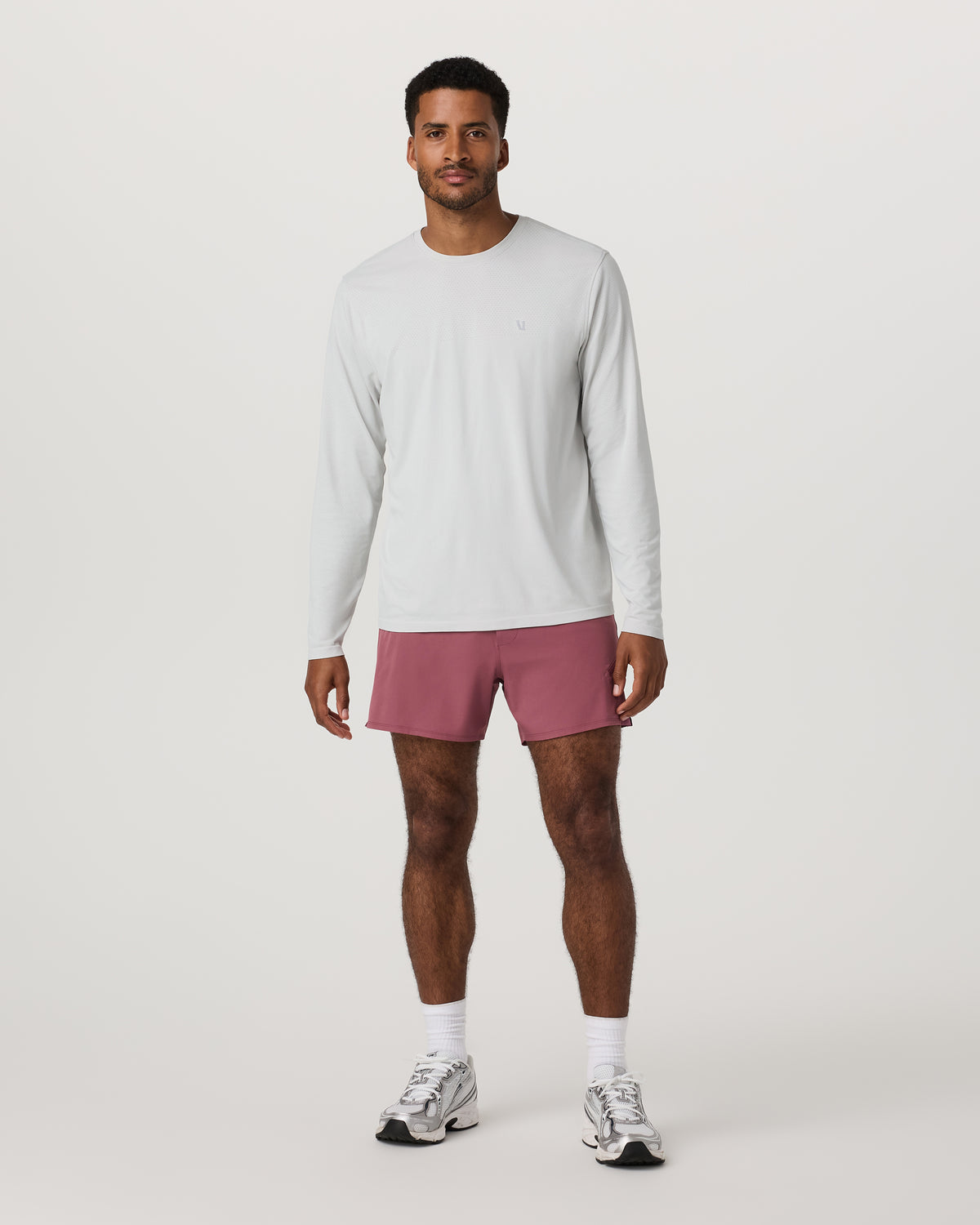 Men's Long Sleeve Clearview Seamless Tee Frost Grey Shirt | Vuori Clothing