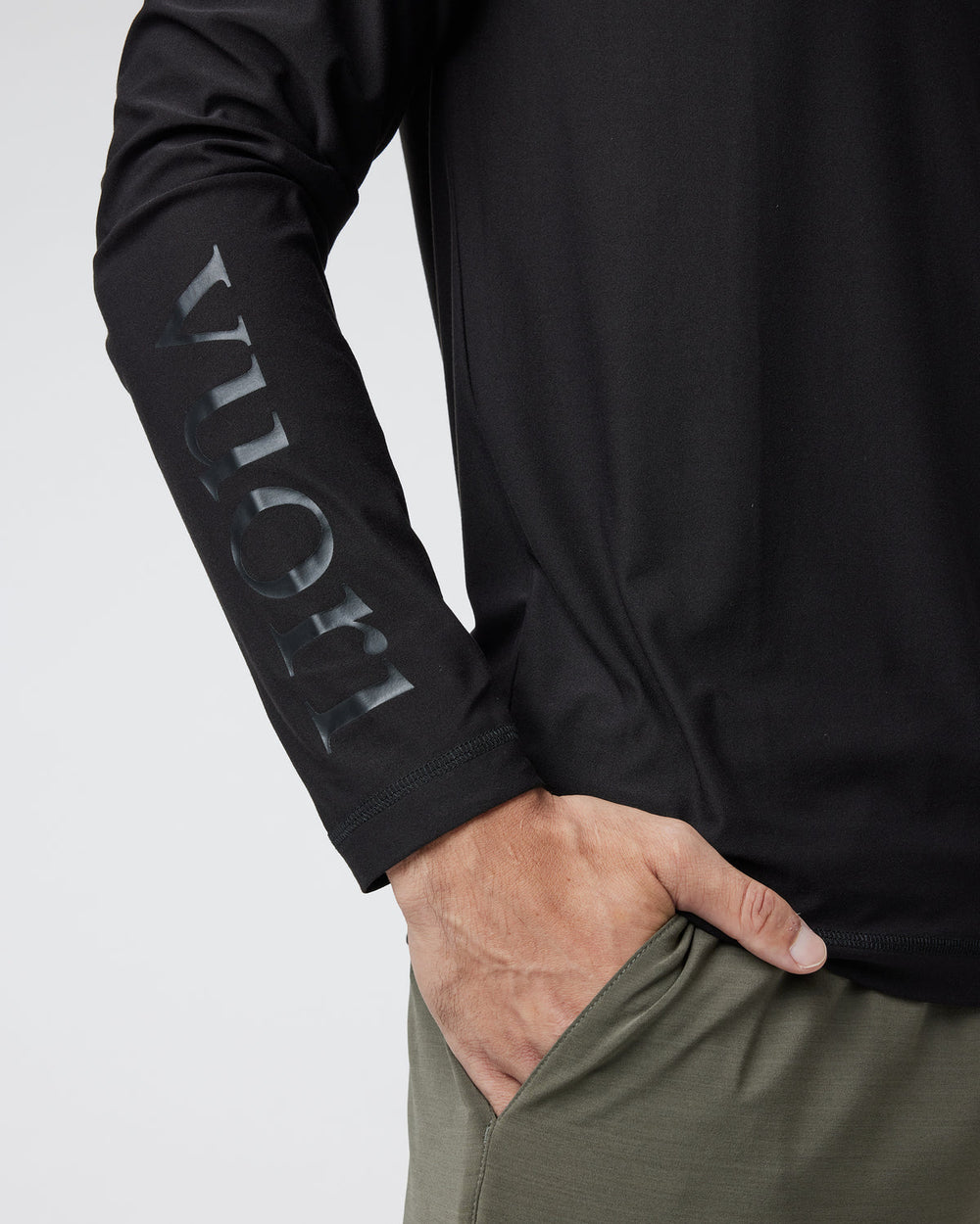 Long Sleeve Strato Graphic Tee Black Workout Tee | Vuori