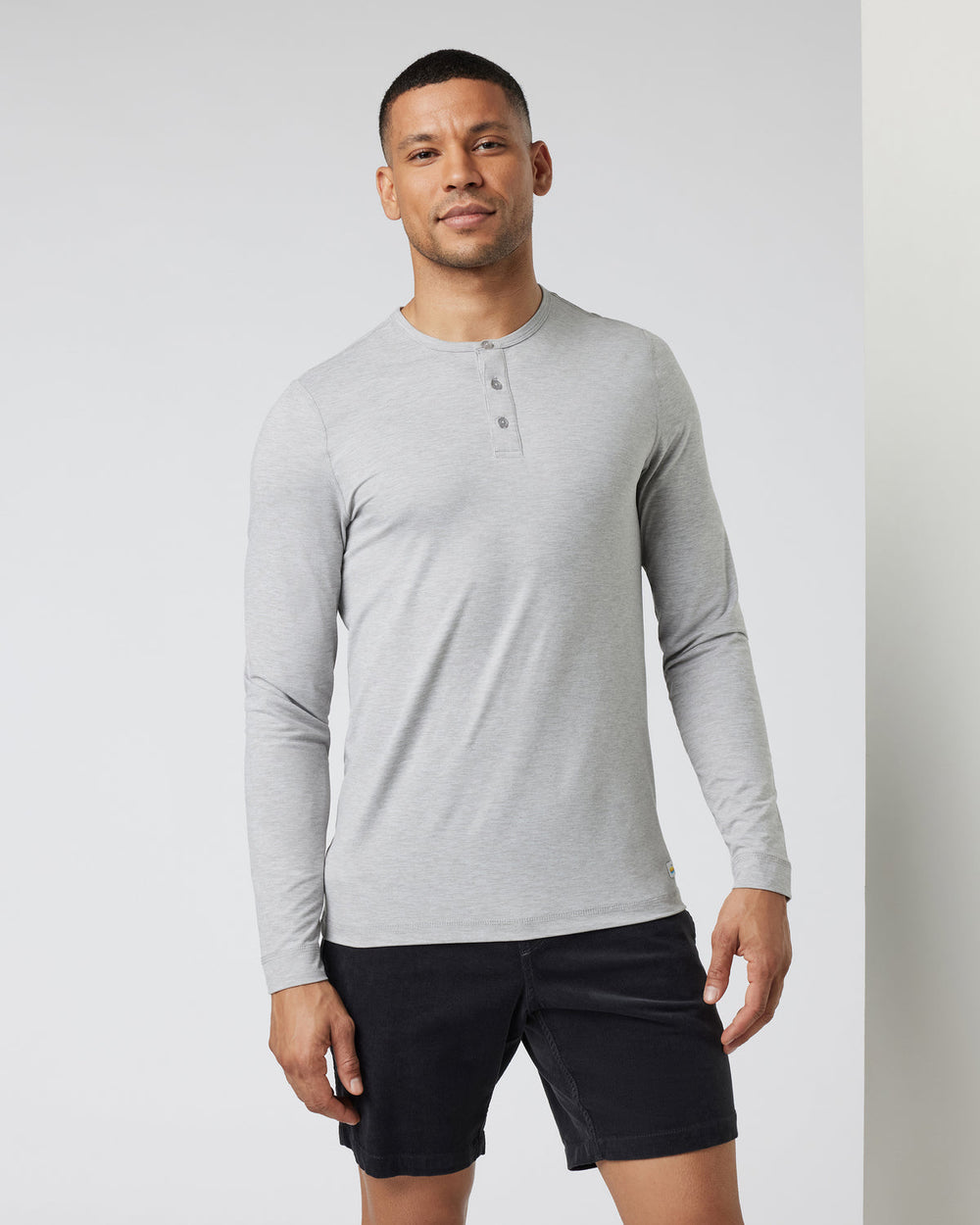 Long-Sleeve Ease Performance Henley Light Heather Grey | Vuori Sale