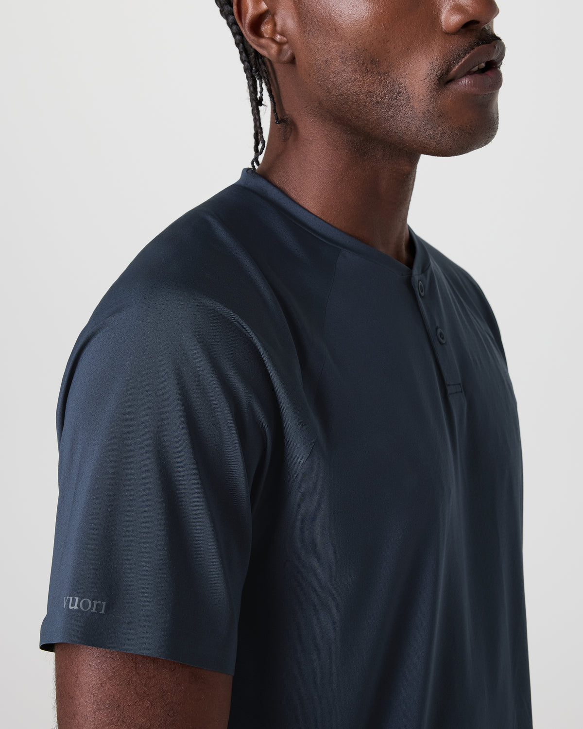 Short Sleeve Viewpoint Henley Navy | Vuori Online