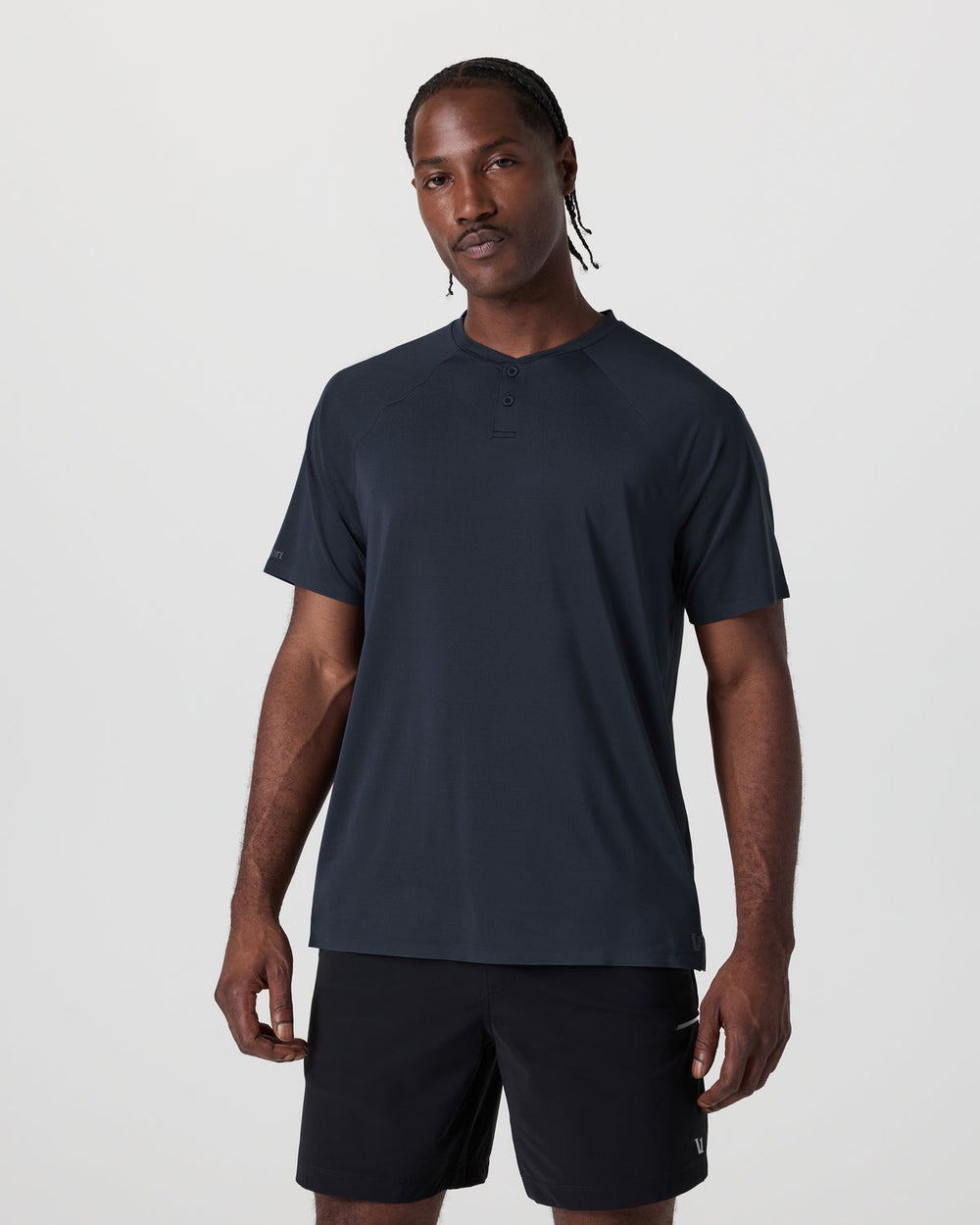 Short Sleeve Viewpoint Henley Navy | Vuori Online