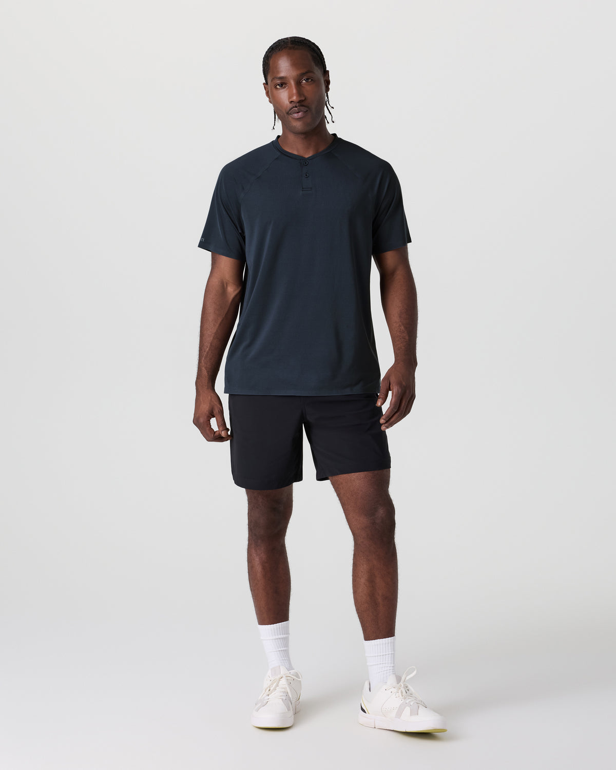 Short Sleeve Viewpoint Henley Navy | Vuori Online