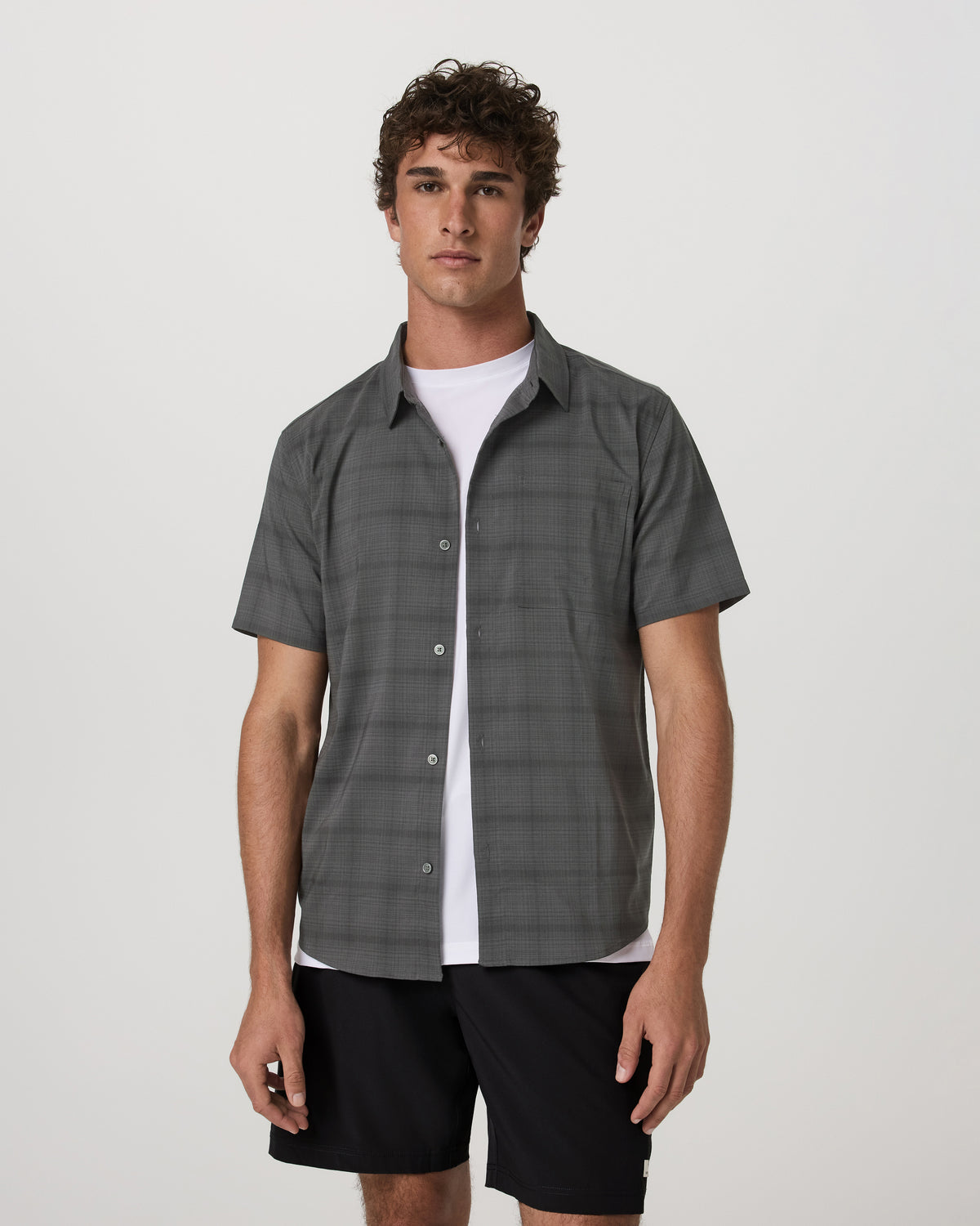 Men's Short Sleeve Plaid Button Down Shirt Dark Pewter | Vuori