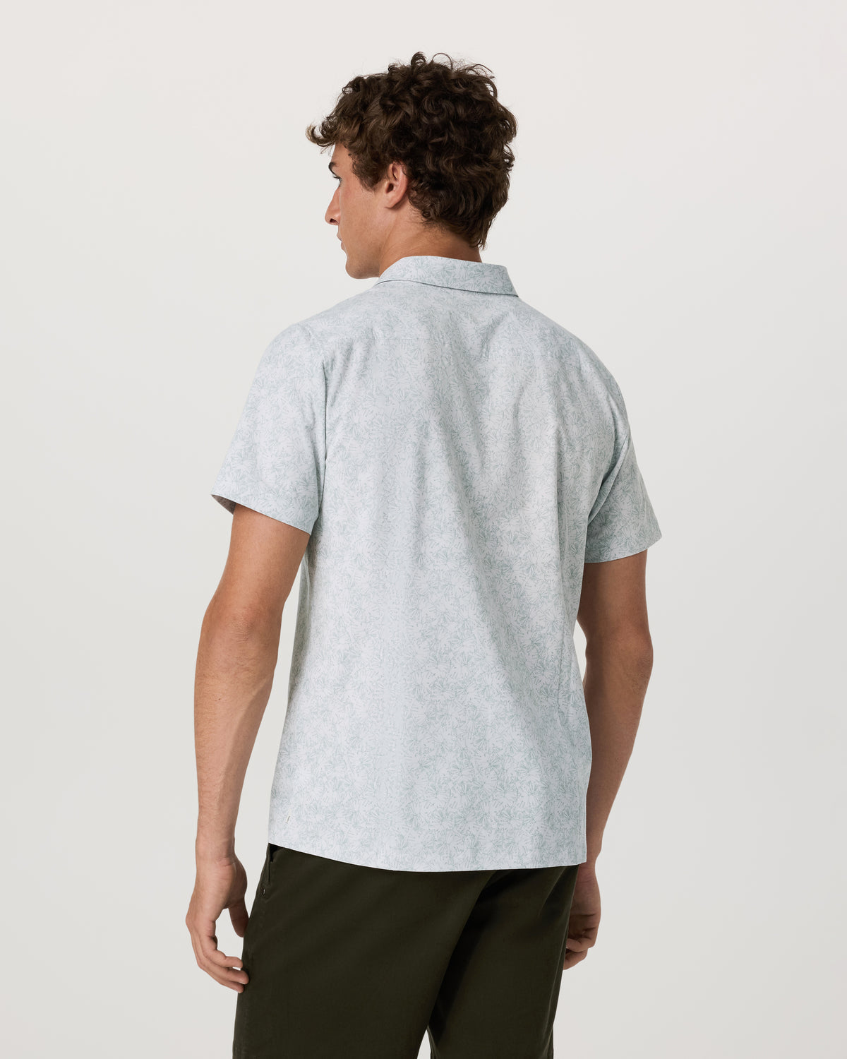 Short Sleeve Bridge Button Down Men's Frost Grey Shirt | Vuori Clothing
