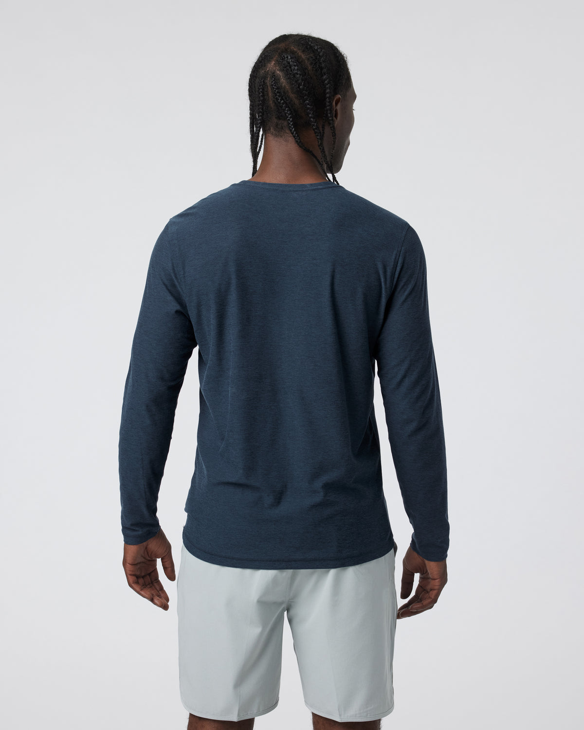 Long-Sleeve Strato Tech Tee Navy Long Sleeve Top | Vuori