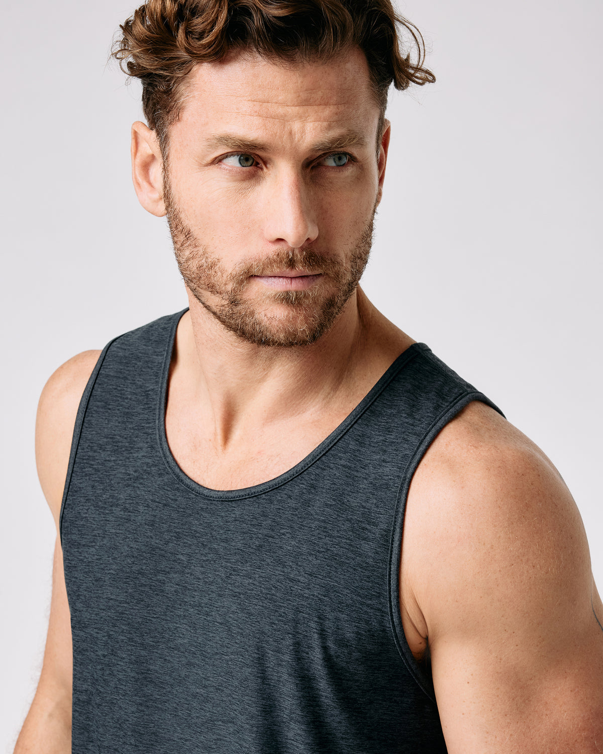 Strato Tech Tank Charcoal Heather | Vuori US