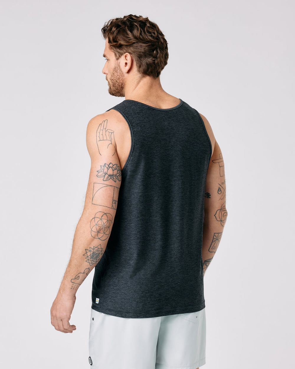 Strato Tech Tank Charcoal Heather | Vuori US