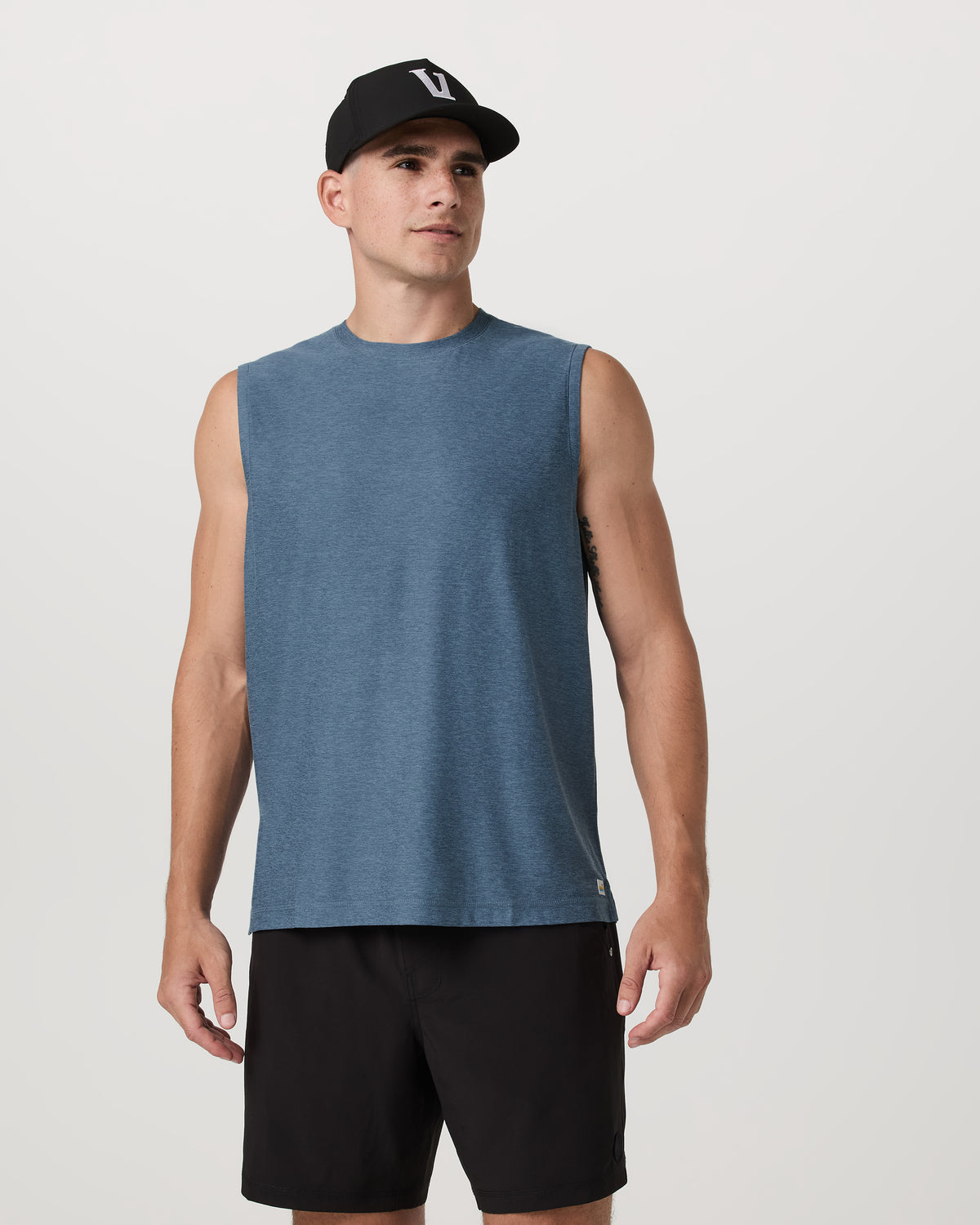 Strato Muscle Tee Men's Pool Blue Heather Tank Top | Vuori Outlet