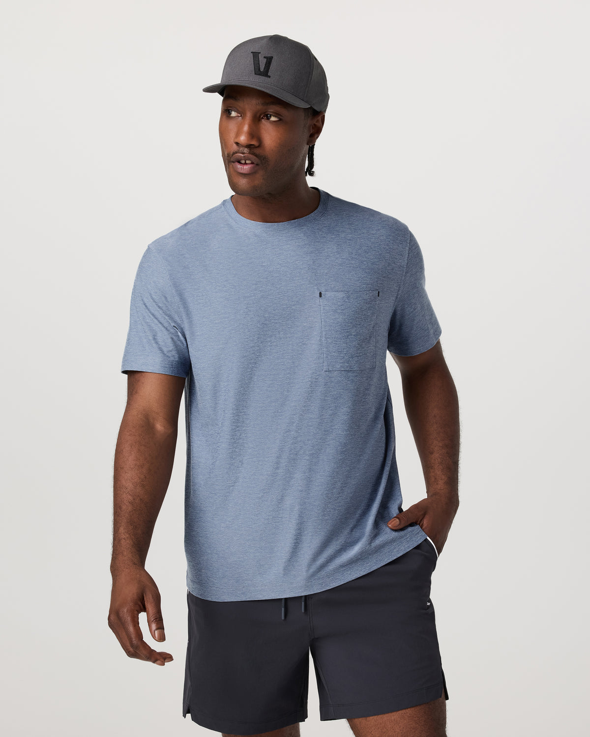 Men's Short Sleeve Strato Pocket Tee - Relaxed Chambray | Vuori US