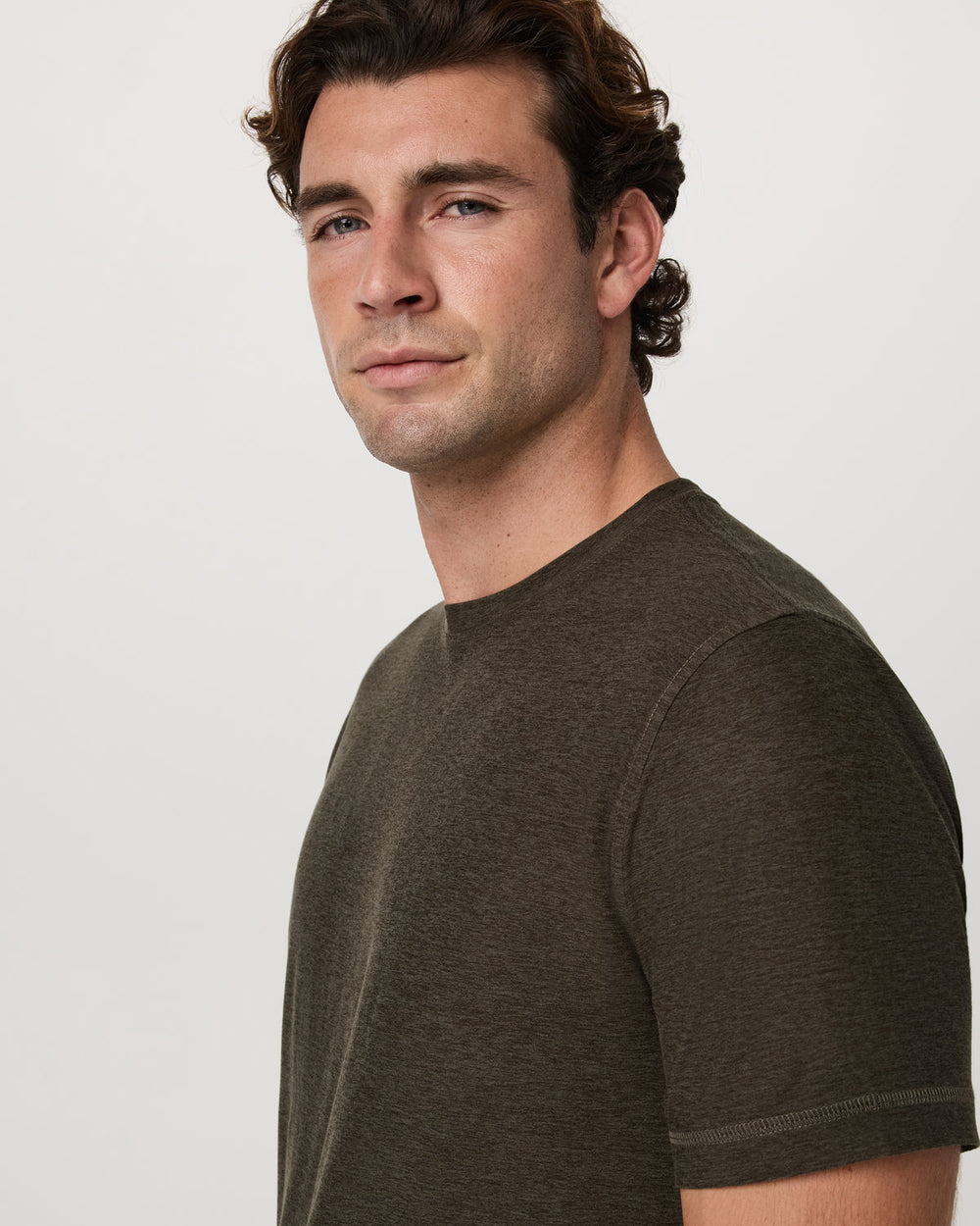 Strato Tech Tee Men's Dark Oregano Heather T-Shirt | Vuori