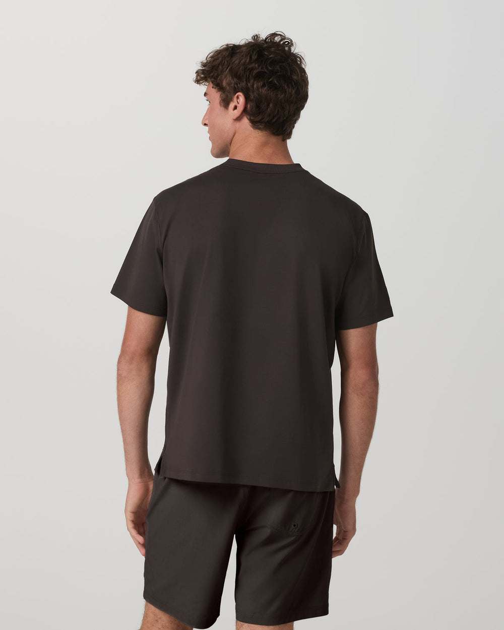 Men's Short Sleeve Ponto Pocket Tee - Relaxed Fit Carbon | Vuori US