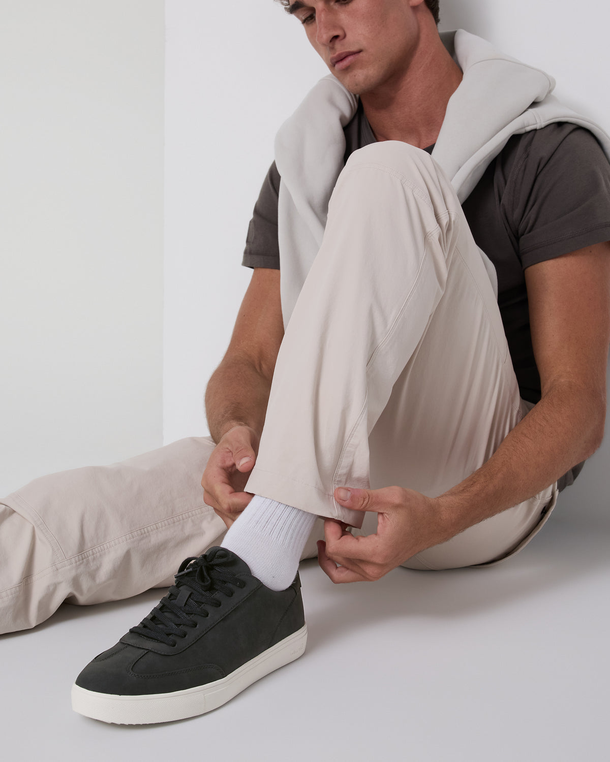 Vuori Deane Vegan Black | Vuori Clothing