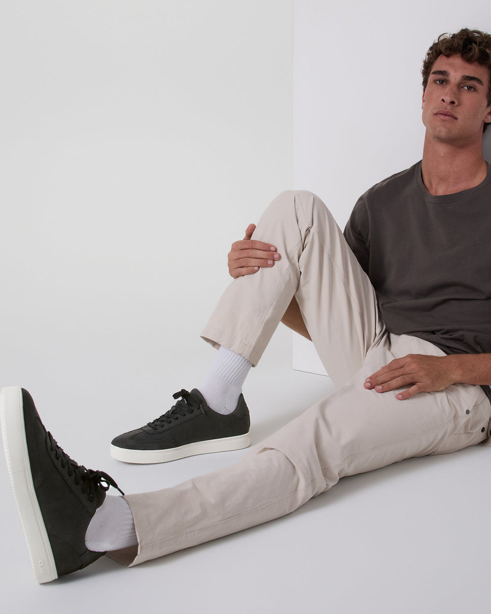 Vuori Deane Vegan Black | Vuori Clothing